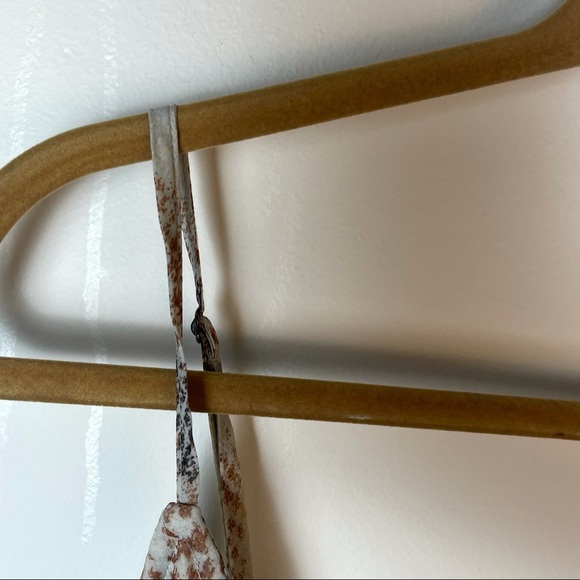 free press Splattered Cross V-neck Tank Top Size S - Picture 2 of 6